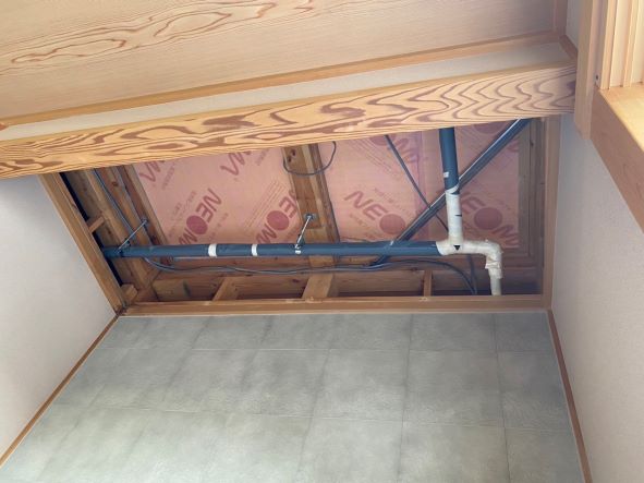 IMG_0683 床の間天井貼替　点検口設置